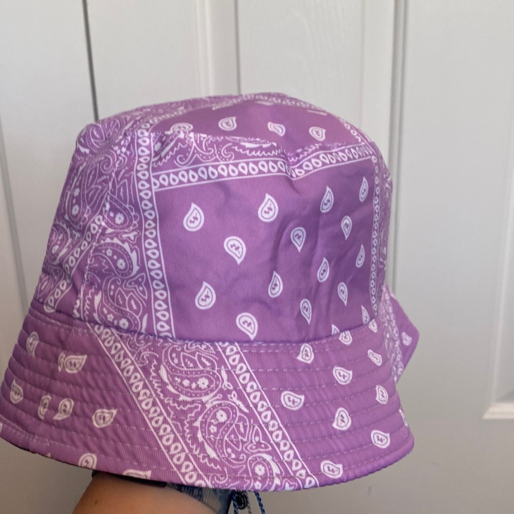 bucket hat